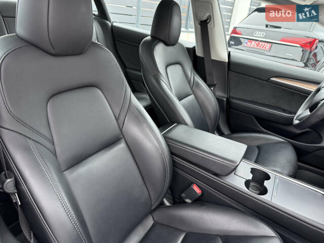 Белый Тесла Модель 3, объемом двигателя 0 л и пробегом 30 тыс. км за 19900 $, фото 55 на Automoto.ua