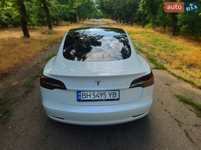 Белый Тесла Модель 3, объемом двигателя 0 л и пробегом 59 тыс. км за 21499 $, фото 5 на Automoto.ua