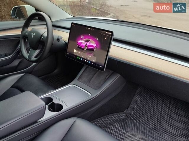 Белый Тесла Модель 3, объемом двигателя 0 л и пробегом 67 тыс. км за 19400 $, фото 20 на Automoto.ua
