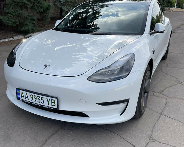 Белый Тесла Модель 3, объемом двигателя 0 л и пробегом 22 тыс. км за 25000 $, фото 3 на Automoto.ua