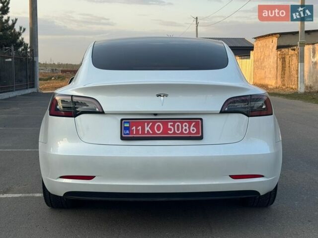 Белый Тесла Модель 3, объемом двигателя 0 л и пробегом 80 тыс. км за 18499 $, фото 7 на Automoto.ua