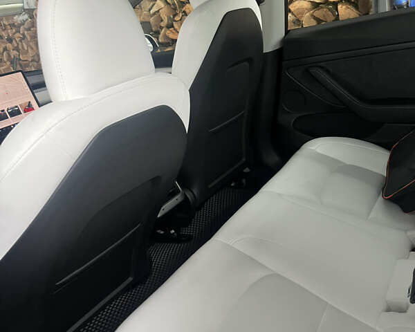 Белый Тесла Модель 3, объемом двигателя 0 л и пробегом 41 тыс. км за 22000 $, фото 5 на Automoto.ua