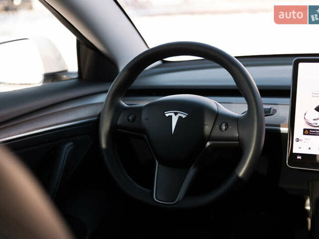 Білий Тесла Модель 3, об'ємом двигуна 0 л та пробігом 57 тис. км за 21300 $, фото 18 на Automoto.ua