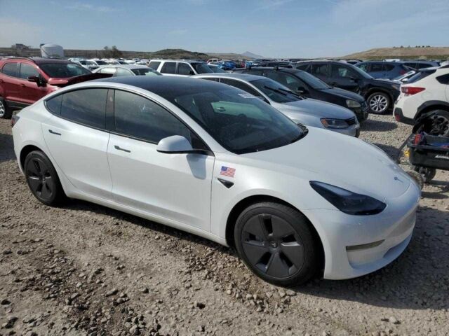 Белый Тесла Модель 3, объемом двигателя 0 л и пробегом 37 тыс. км за 9500 $, фото 3 на Automoto.ua