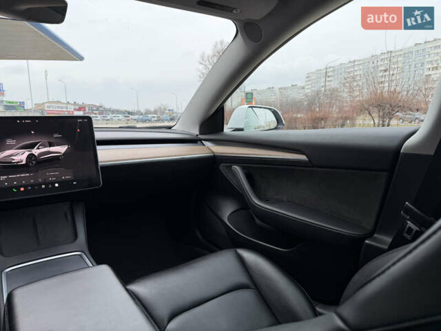 Белый Тесла Модель 3, объемом двигателя 0 л и пробегом 31 тыс. км за 17999 $, фото 15 на Automoto.ua