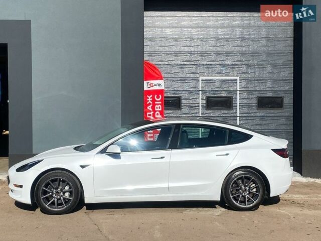 Белый Тесла Модель 3, объемом двигателя 0 л и пробегом 33 тыс. км за 22000 $, фото 5 на Automoto.ua