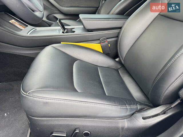 Белый Тесла Модель 3, объемом двигателя 0 л и пробегом 30 тыс. км за 23500 $, фото 47 на Automoto.ua