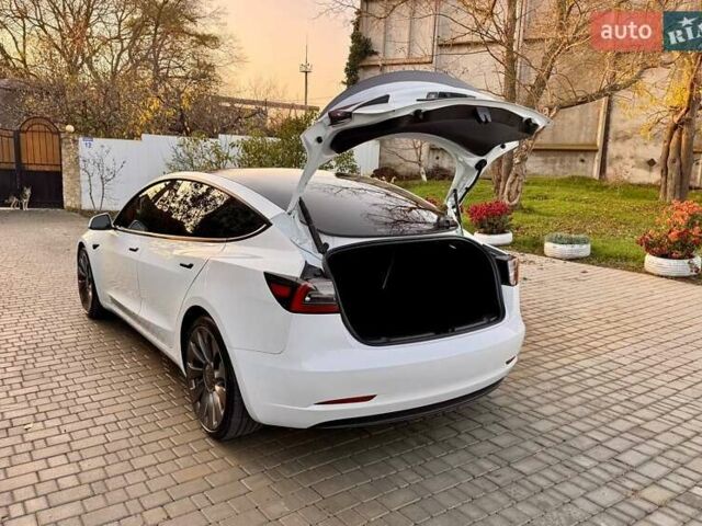 Белый Тесла Модель 3, объемом двигателя 0 л и пробегом 48 тыс. км за 23000 $, фото 36 на Automoto.ua