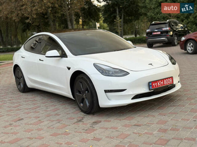 Білий Тесла Модель 3, об'ємом двигуна 0 л та пробігом 4 тис. км за 20999 $, фото 2 на Automoto.ua