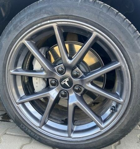 Белый Тесла Модель 3, объемом двигателя 0 л и пробегом 86 тыс. км за 17500 $, фото 4 на Automoto.ua