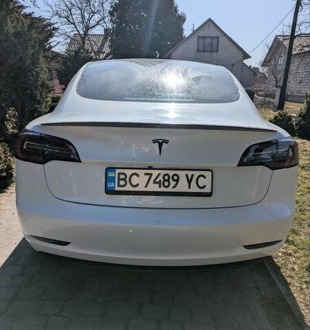 Білий Тесла Модель 3, об'ємом двигуна 0 л та пробігом 89 тис. км за 18500 $, фото 3 на Automoto.ua