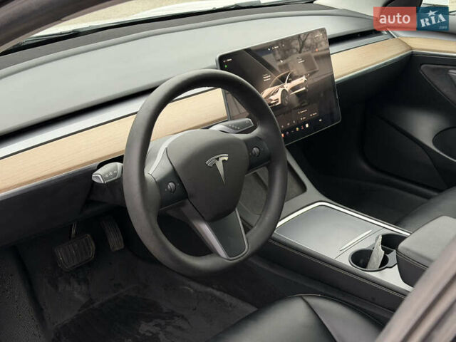 Белый Тесла Модель 3, объемом двигателя 0 л и пробегом 31 тыс. км за 17999 $, фото 9 на Automoto.ua