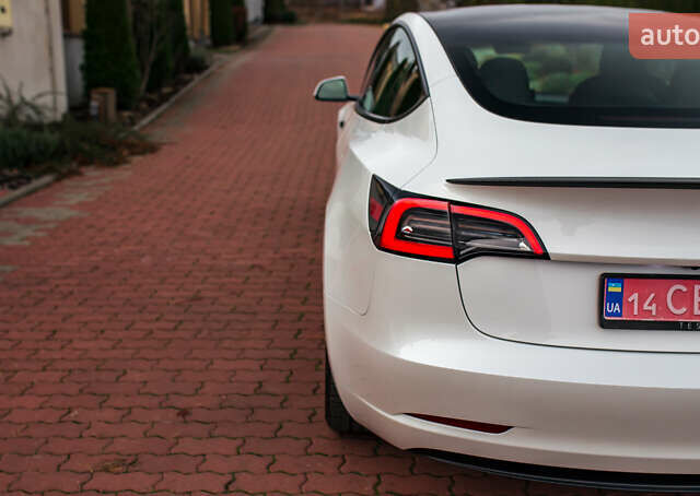 Белый Тесла Модель 3, объемом двигателя 0 л и пробегом 5 тыс. км за 27500 $, фото 24 на Automoto.ua