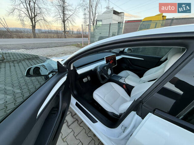 Білий Тесла Модель 3, об'ємом двигуна 0 л та пробігом 42 тис. км за 25500 $, фото 11 на Automoto.ua