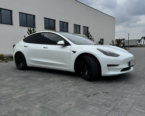 Белый Тесла Модель 3, объемом двигателя 0 л и пробегом 28 тыс. км за 28900 $, фото 3 на Automoto.ua
