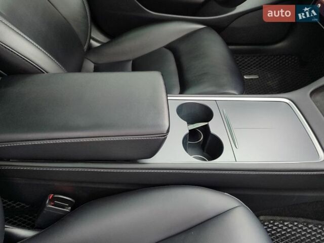 Белый Тесла Модель 3, объемом двигателя 0 л и пробегом 67 тыс. км за 19400 $, фото 25 на Automoto.ua