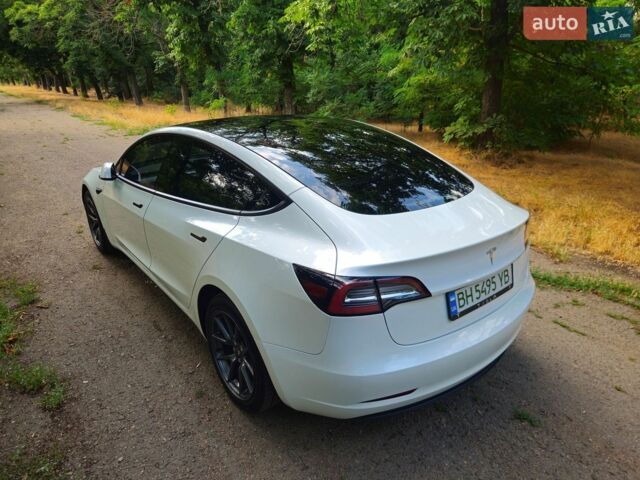 Белый Тесла Модель 3, объемом двигателя 0 л и пробегом 59 тыс. км за 21499 $, фото 6 на Automoto.ua