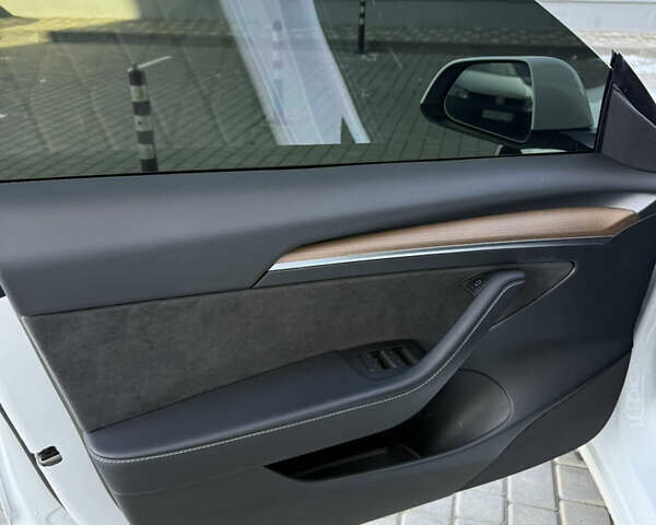 Білий Тесла Модель 3, об'ємом двигуна 0 л та пробігом 20 тис. км за 20900 $, фото 11 на Automoto.ua