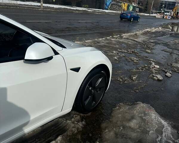 Білий Тесла Модель 3, об'ємом двигуна 0 л та пробігом 102 тис. км за 25500 $, фото 19 на Automoto.ua