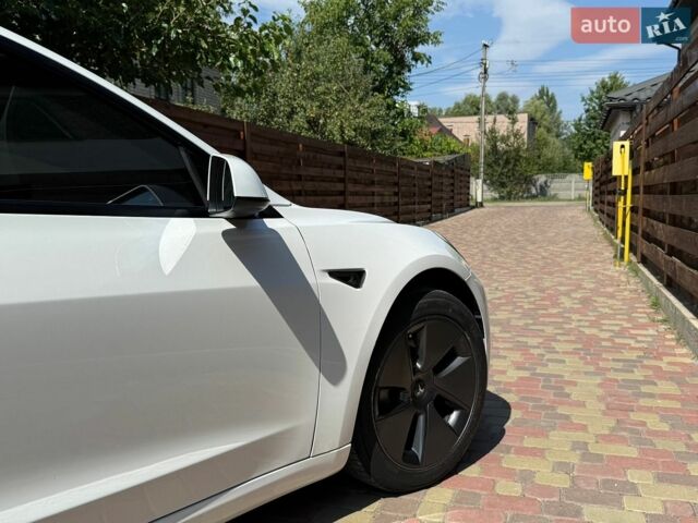 Білий Тесла Модель 3, об'ємом двигуна 0 л та пробігом 67 тис. км за 22900 $, фото 7 на Automoto.ua