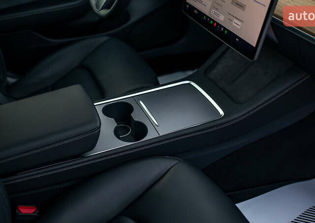 Белый Тесла Модель 3, объемом двигателя 0 л и пробегом 5 тыс. км за 27500 $, фото 45 на Automoto.ua