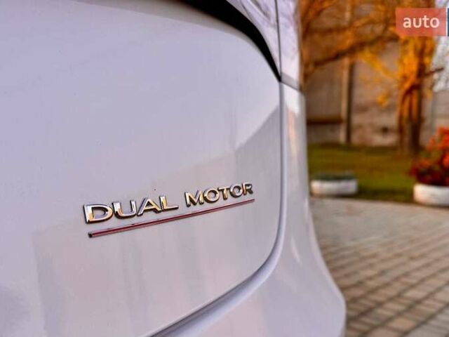 Белый Тесла Модель 3, объемом двигателя 0 л и пробегом 48 тыс. км за 23000 $, фото 11 на Automoto.ua