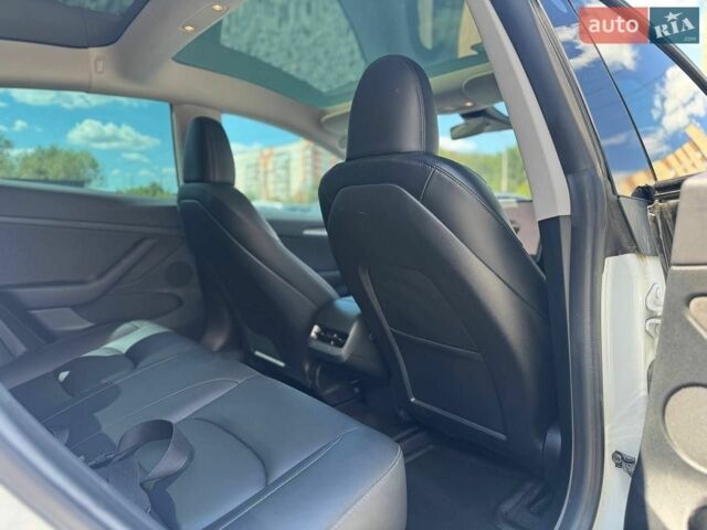 Белый Тесла Модель 3, объемом двигателя 0 л и пробегом 27 тыс. км за 21300 $, фото 15 на Automoto.ua