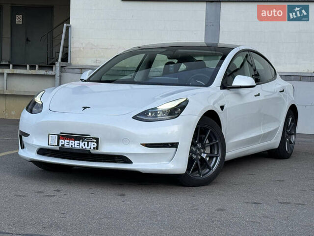 Білий Тесла Модель 3, об'ємом двигуна 0 л та пробігом 3 тис. км за 25799 $, фото 9 на Automoto.ua