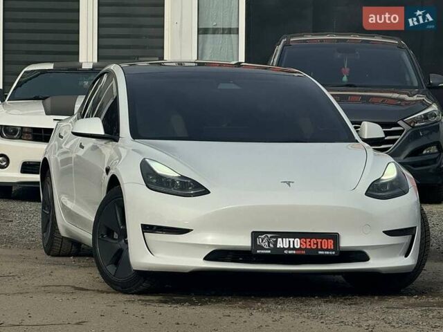 Белый Тесла Модель 3, объемом двигателя 0 л и пробегом 18 тыс. км за 21500 $, фото 7 на Automoto.ua