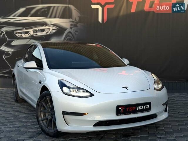 Білий Тесла Модель 3, об'ємом двигуна 0 л та пробігом 67 тис. км за 19999 $, фото 9 на Automoto.ua