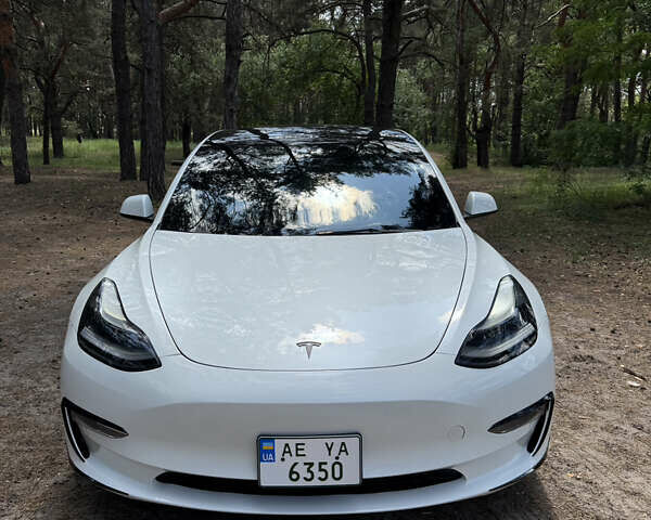Білий Тесла Модель 3, об'ємом двигуна 0 л та пробігом 51 тис. км за 24400 $, фото 19 на Automoto.ua