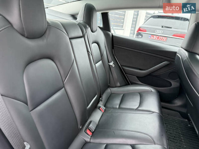 Белый Тесла Модель 3, объемом двигателя 0 л и пробегом 30 тыс. км за 19900 $, фото 52 на Automoto.ua