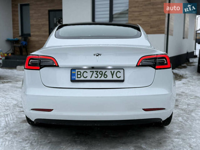 Белый Тесла Модель 3, объемом двигателя 0 л и пробегом 30 тыс. км за 19900 $, фото 24 на Automoto.ua