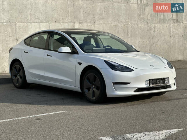 Білий Тесла Модель 3, об'ємом двигуна 0 л та пробігом 2 тис. км за 25800 $, фото 2 на Automoto.ua
