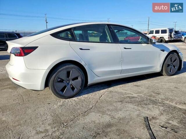 Білий Тесла Модель 3, об'ємом двигуна 0 л та пробігом 33 тис. км за 5000 $, фото 2 на Automoto.ua