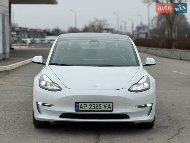 Белый Тесла Модель 3, объемом двигателя 0 л и пробегом 31 тыс. км за 17999 $, фото 5 на Automoto.ua