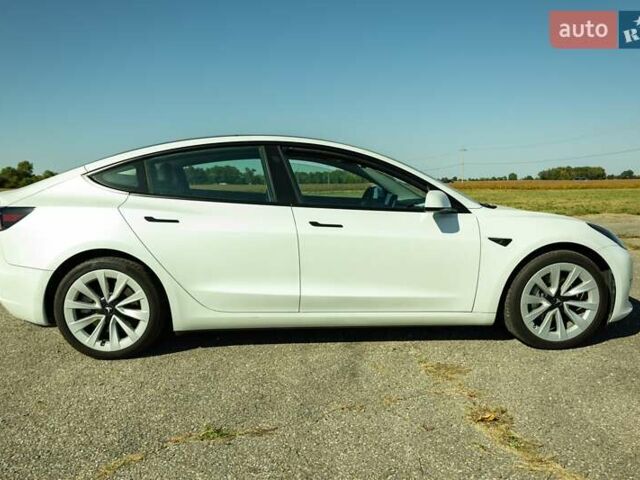 Белый Тесла Модель 3, объемом двигателя 0 л и пробегом 15 тыс. км за 17900 $, фото 5 на Automoto.ua