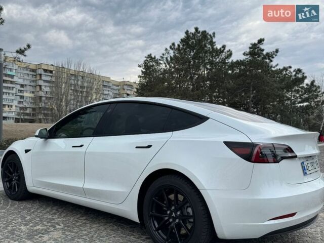Белый Тесла Модель 3, объемом двигателя 0 л и пробегом 35 тыс. км за 21000 $, фото 17 на Automoto.ua