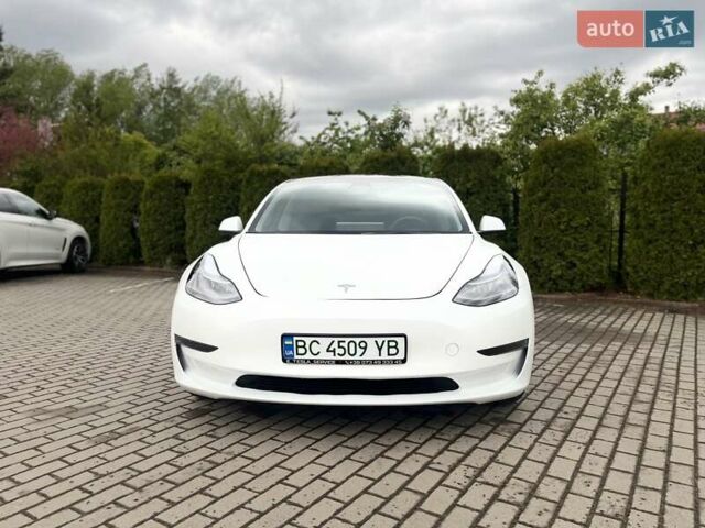Білий Тесла Модель 3, об'ємом двигуна 0 л та пробігом 33 тис. км за 20310 $, фото 7 на Automoto.ua