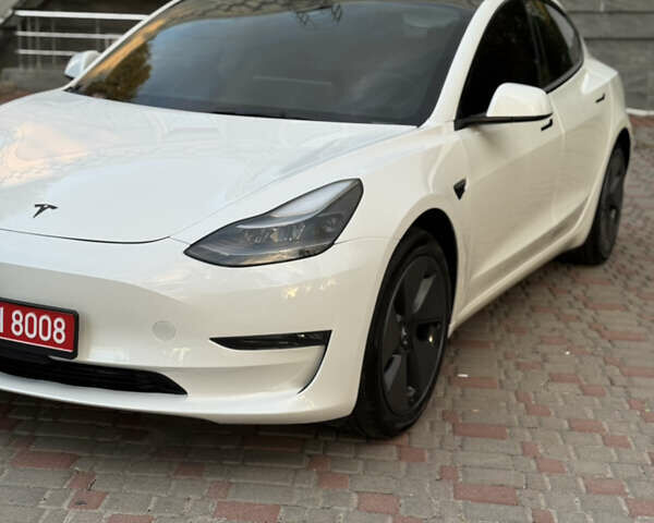 Білий Тесла Модель 3, об'ємом двигуна 0 л та пробігом 4 тис. км за 20999 $, фото 17 на Automoto.ua