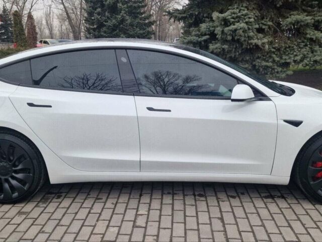 Білий Тесла Модель 3, об'ємом двигуна 0 л та пробігом 16 тис. км за 24000 $, фото 2 на Automoto.ua