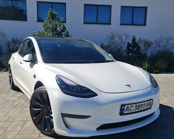 Белый Тесла Модель 3, объемом двигателя 0 л и пробегом 25 тыс. км за 36000 $, фото 2 на Automoto.ua