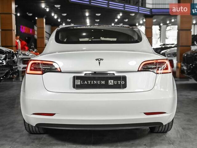 Білий Тесла Модель 3, об'ємом двигуна 0 л та пробігом 2 тис. км за 26900 $, фото 18 на Automoto.ua