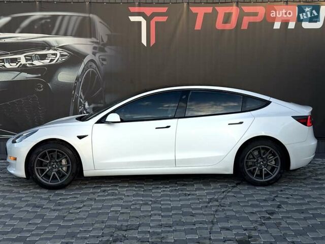 Білий Тесла Модель 3, об'ємом двигуна 0 л та пробігом 67 тис. км за 19999 $, фото 15 на Automoto.ua