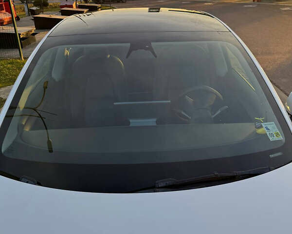 Белый Тесла Модель 3, объемом двигателя 0 л и пробегом 86 тыс. км за 19000 $, фото 19 на Automoto.ua