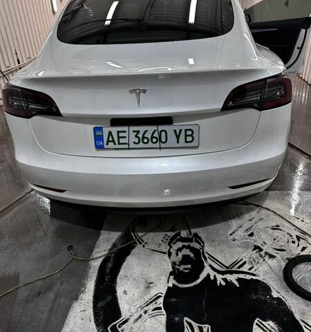 Белый Тесла Модель 3, объемом двигателя 0 л и пробегом 15 тыс. км за 25000 $, фото 3 на Automoto.ua