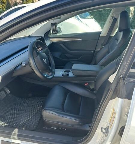 Білий Тесла Модель 3, об'ємом двигуна 0 л та пробігом 45 тис. км за 18500 $, фото 5 на Automoto.ua