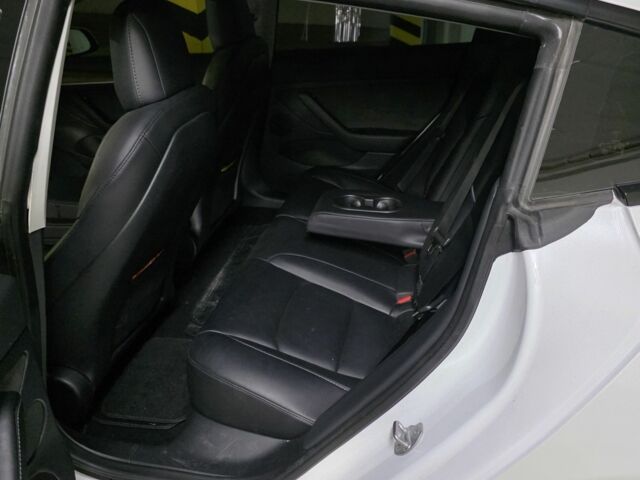 Белый Тесла Модель 3, объемом двигателя 0 л и пробегом 44 тыс. км за 21700 $, фото 2 на Automoto.ua