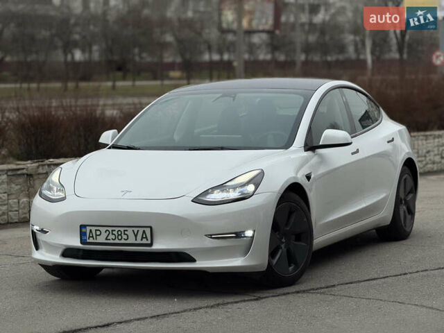 Белый Тесла Модель 3, объемом двигателя 0 л и пробегом 31 тыс. км за 17999 $, фото 3 на Automoto.ua