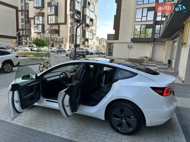 Белый Тесла Модель 3, объемом двигателя 0 л и пробегом 13 тыс. км за 20600 $, фото 20 на Automoto.ua